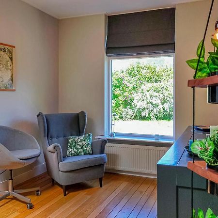 Gorgeous Home In Scharendijke With Kitchen מראה חיצוני תמונה