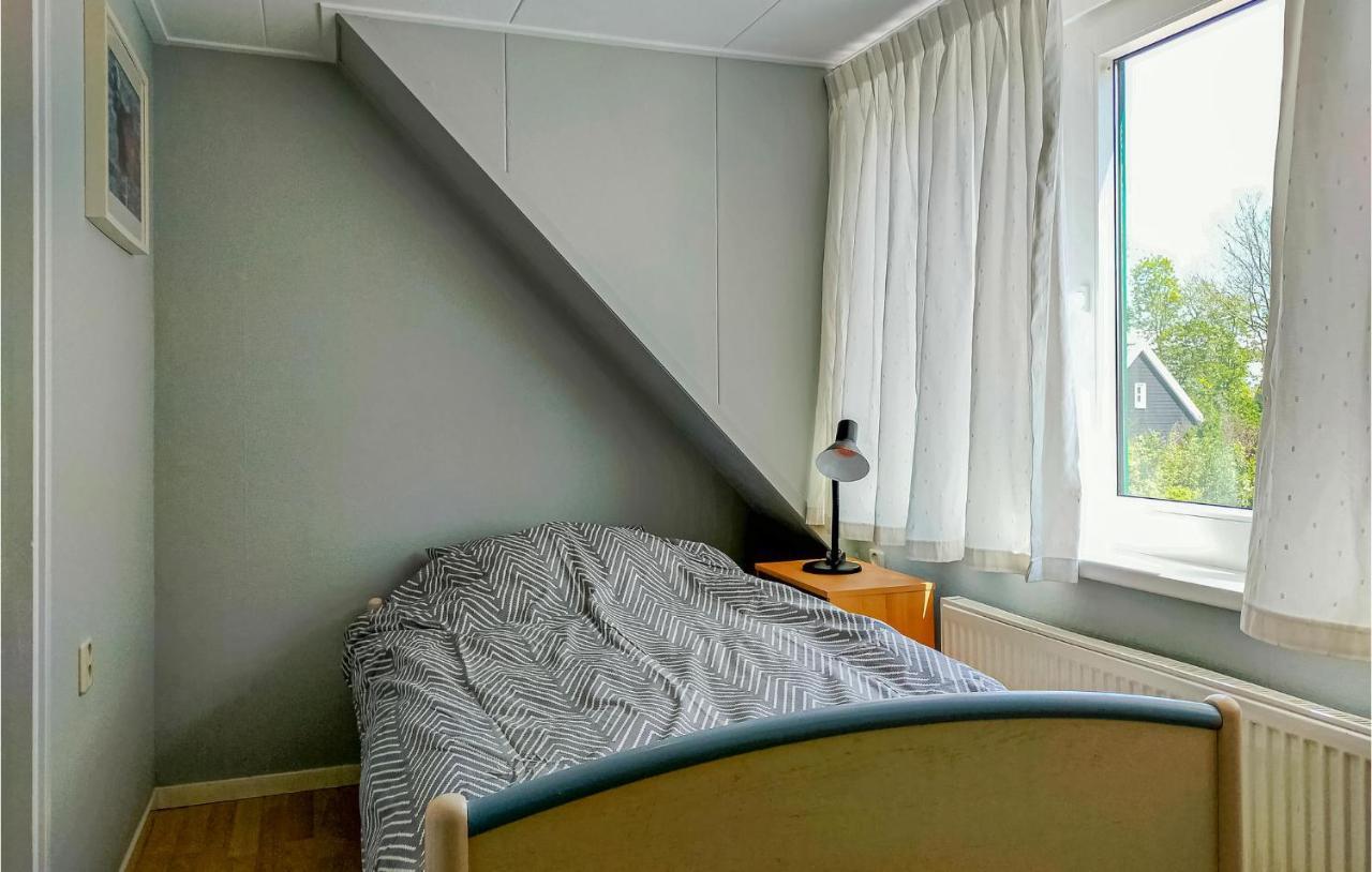 Gorgeous Home In Scharendijke With Kitchen מראה חיצוני תמונה