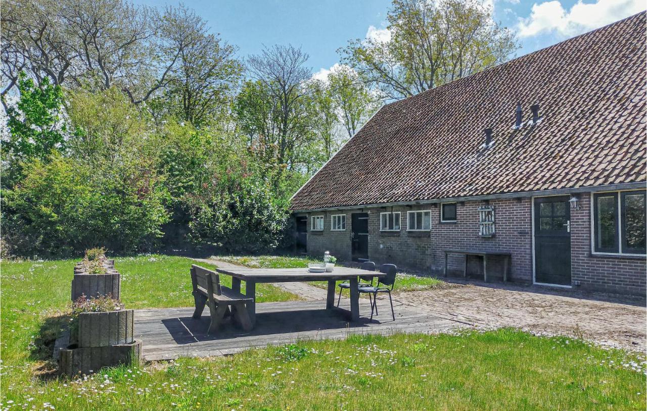 Gorgeous Home In Scharendijke With Kitchen מראה חיצוני תמונה