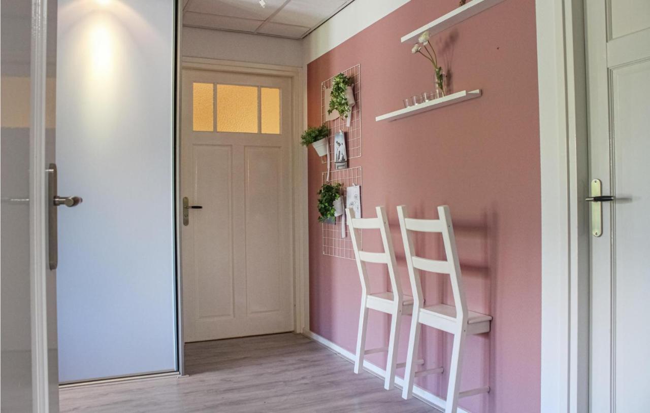 Gorgeous Home In Scharendijke With Kitchen מראה חיצוני תמונה