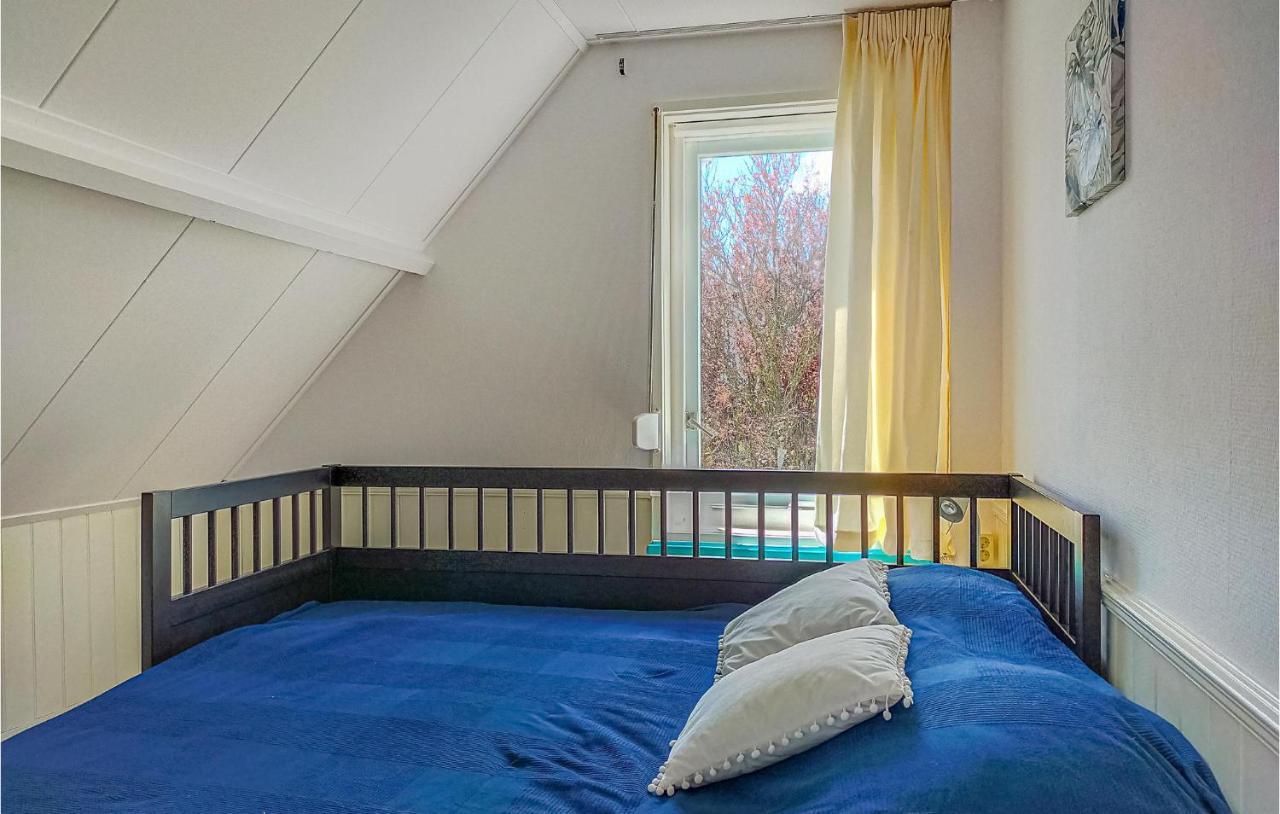 Gorgeous Home In Scharendijke With Kitchen מראה חיצוני תמונה