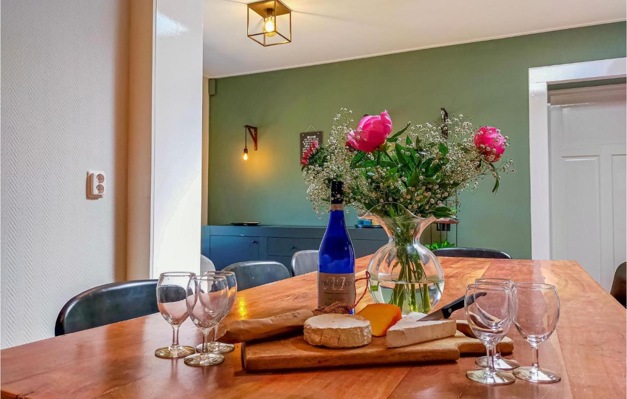 Gorgeous Home In Scharendijke With Kitchen מראה חיצוני תמונה